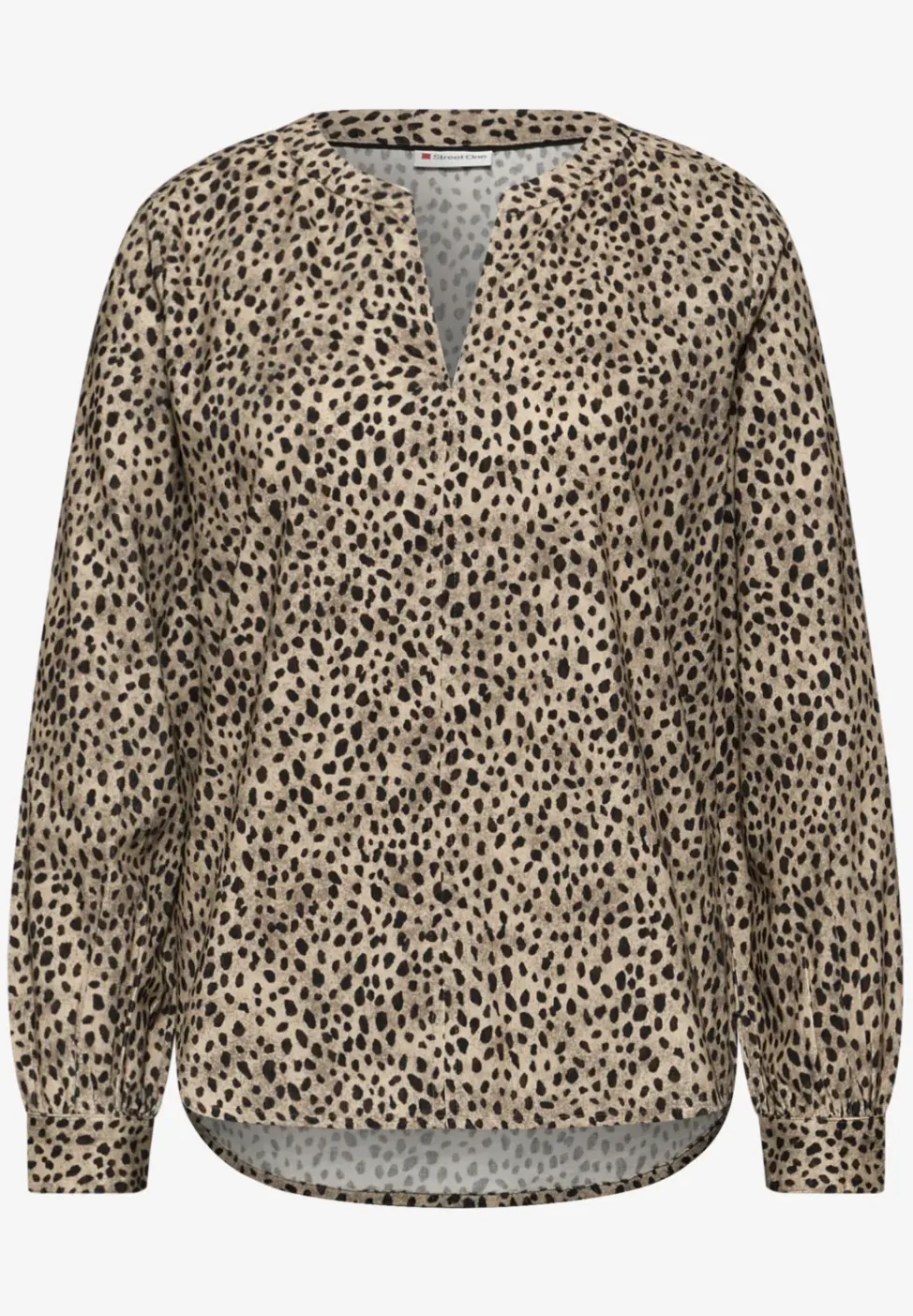 Corduroy blouse in leo look