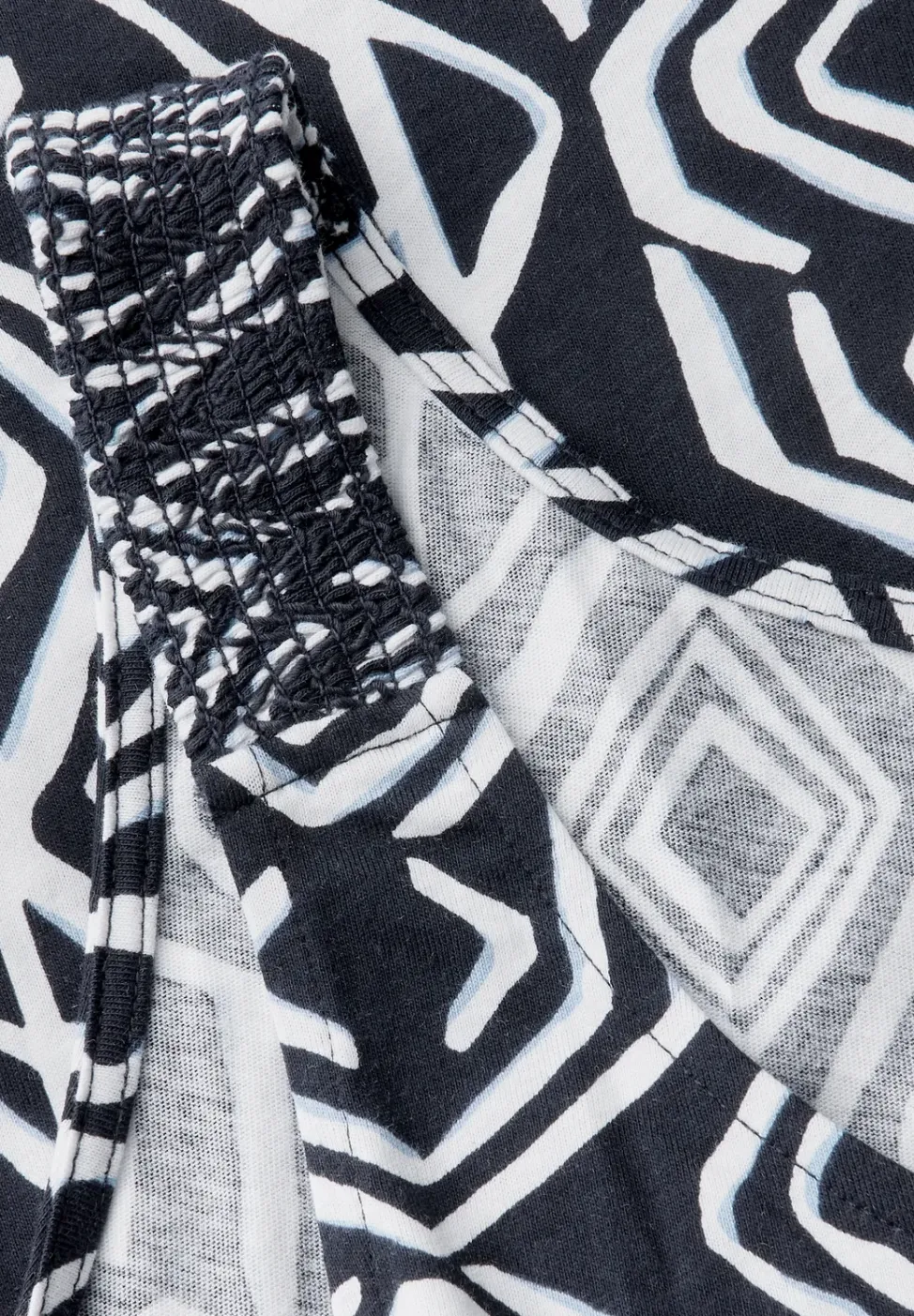 Top met gesmokte details